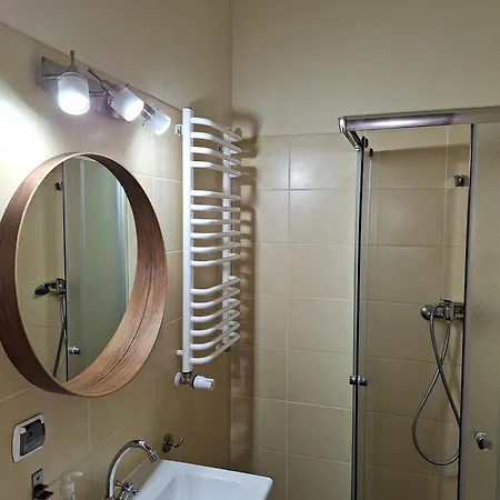 ベッド・アンド・ブレックファスト Omega